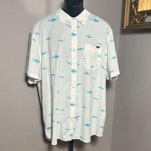 Chubbies XXL The Big Fish Breeze Tech 2.0 Friday Shirt